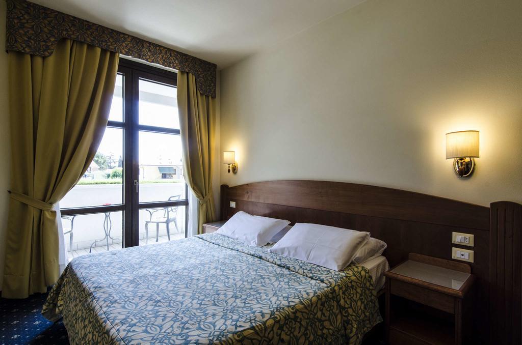 Hotel Smeraldo 라찌제 외부 사진